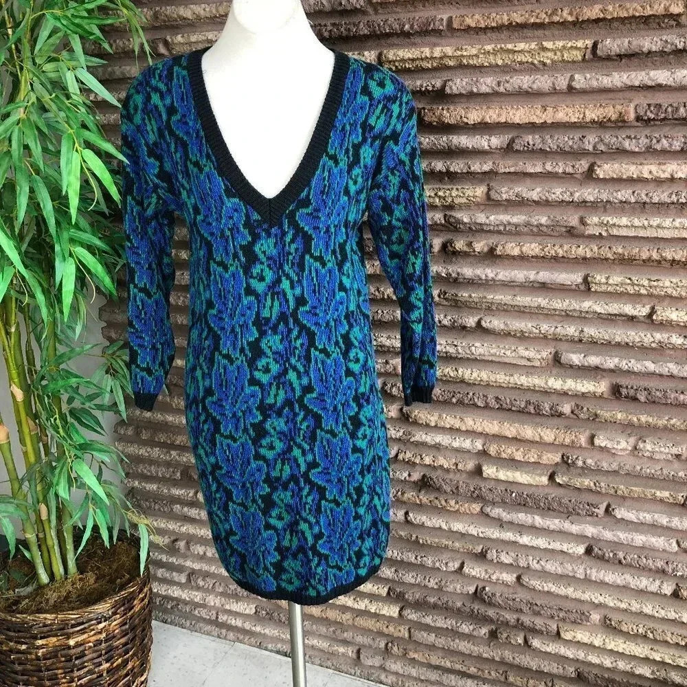 Vintage 80s 90s IVY V Neck Knit Sweater Dress Blue and Black